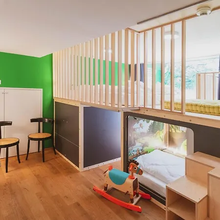 Capsule hotel Capsule By Hyve