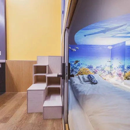 Capsule hotel Capsule By Hyve